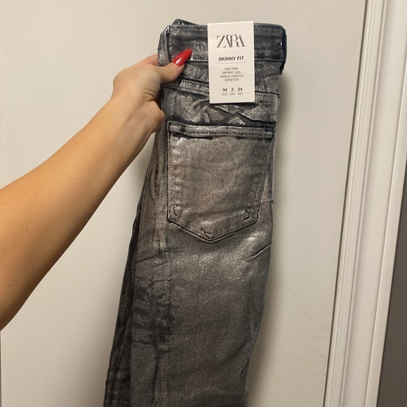 BRAND NEW METALLIC ZARA JEANS - Picture 8 of 8